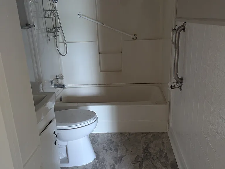 1920 Thomas Ln — Photo 15