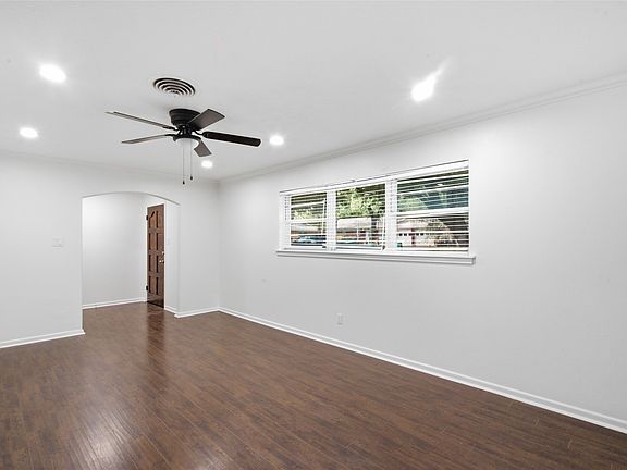 5th image of 1389 N Wildwood Dr