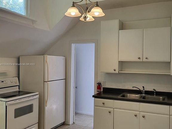 5th image of 605 S J St APT 4