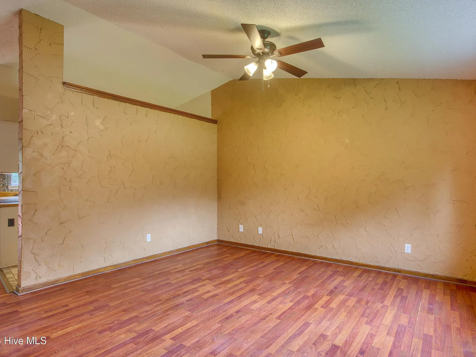3 bed, 2.0 bath, $1,500 — Photo 3
