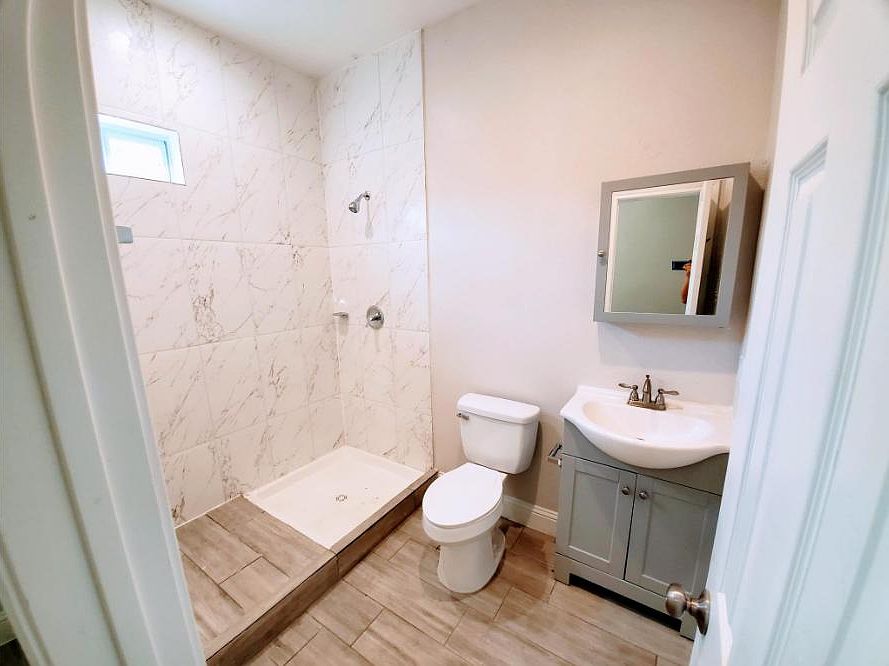 1st image of 3901 Canal St #B