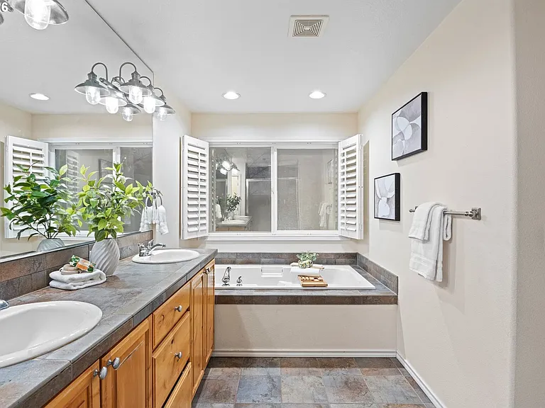 14992 SW Lookout Dr — Photo 29