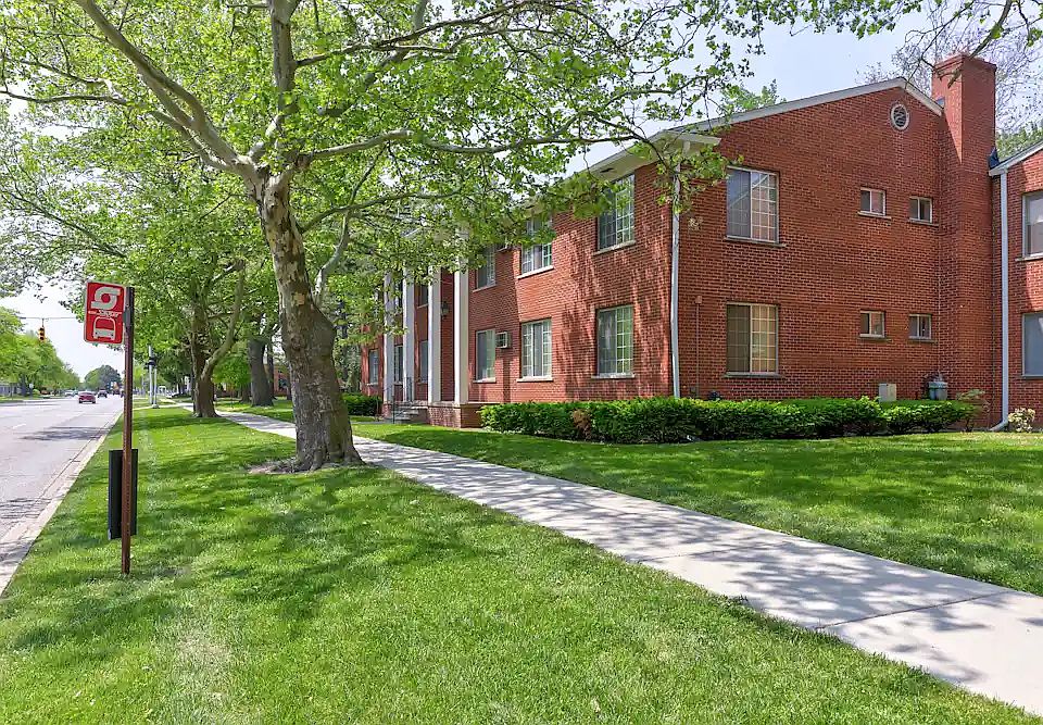 21633 Greater Mack Ave, photo 10