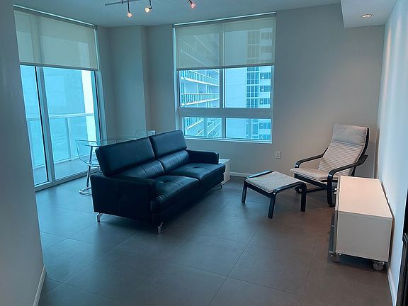 3rd image of 1900 N Bayshore Dr APT 1805
