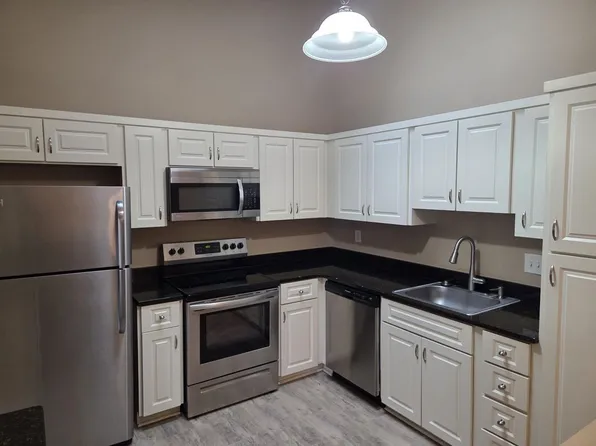 2101 Vine Way Dr APT 91, Canton, MI 48188