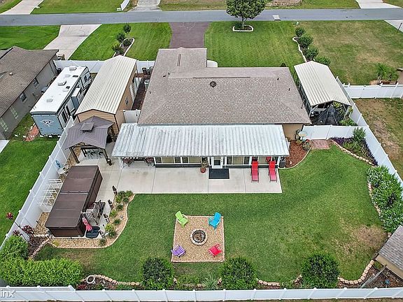 3rd image of 13626 Devenshire Ct