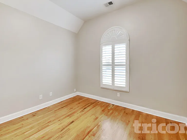 8820 Cole St — Photo 9