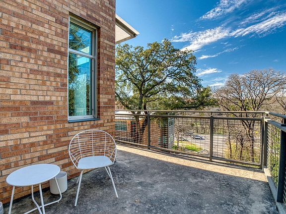 4th image of 2205 N Lamar Blvd Unit 321
