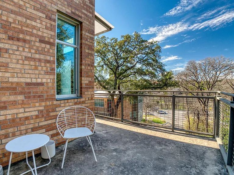 2205 N Lamar Blvd #321 — Photo 4