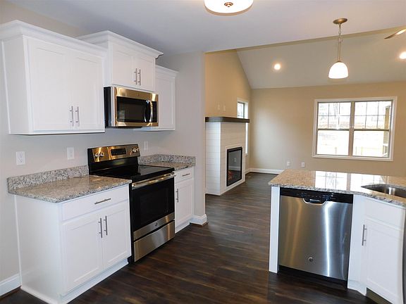 4th image of 12 Hazelwood Ct
