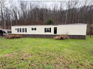 1638 Cottontree Rd, Walton, WV 25286