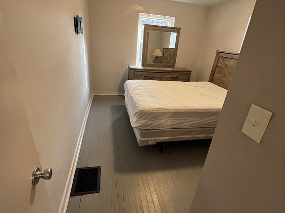3rd image of 246 Basswood Ave #2