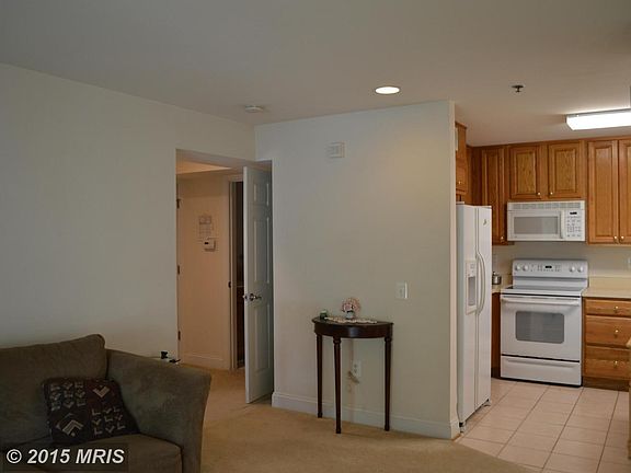 3rd image of 9731 Winery Ct #9731