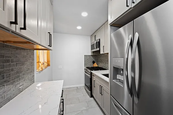 Sold by Remax Edge | media 6