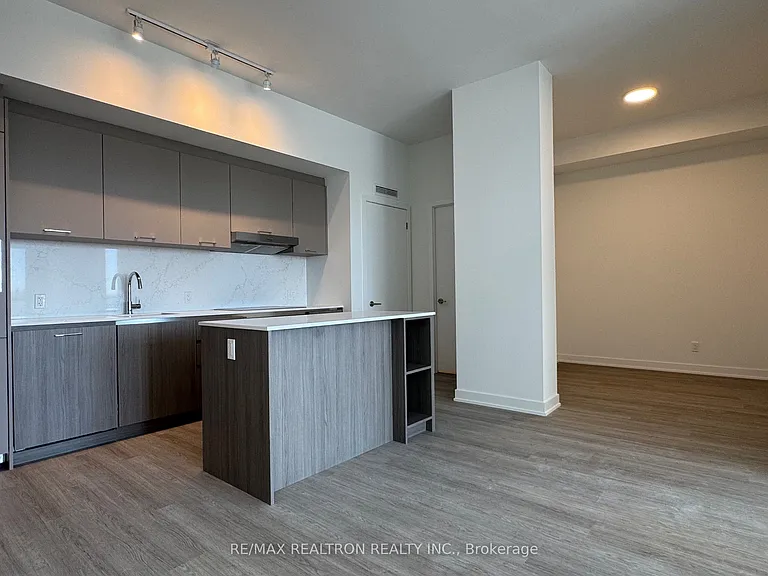 8188 Yonge St #631 — Photo 12