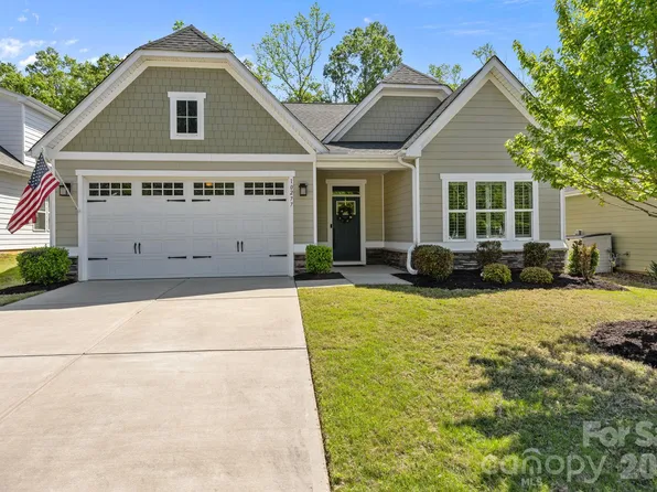 10277 October Glory Way, Charlotte, NC 28215