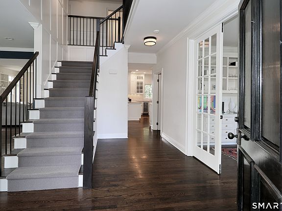 4th image of 108 Colonial Drive