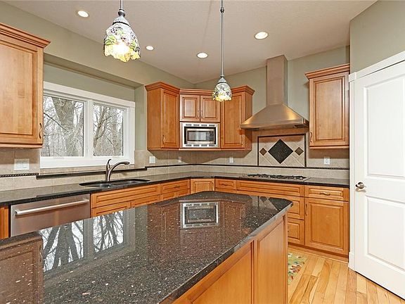 5th image of 7511 Eagle Crest Dr