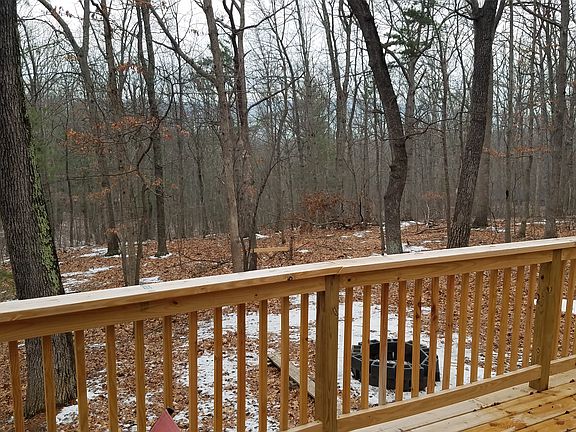 4th image of 792 Huckleberry Dr