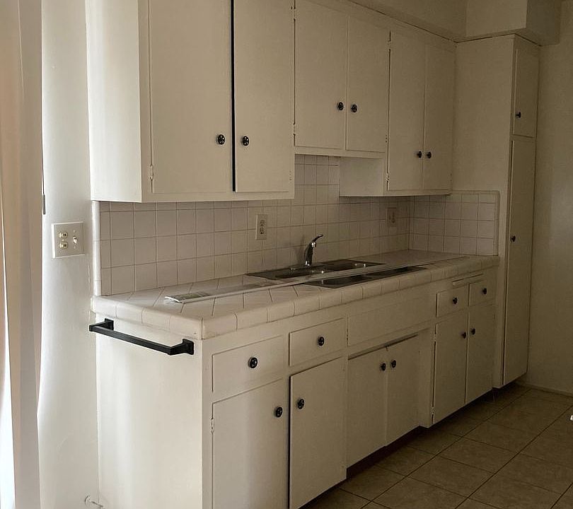 1st image of 800 S Chapel Ave #C