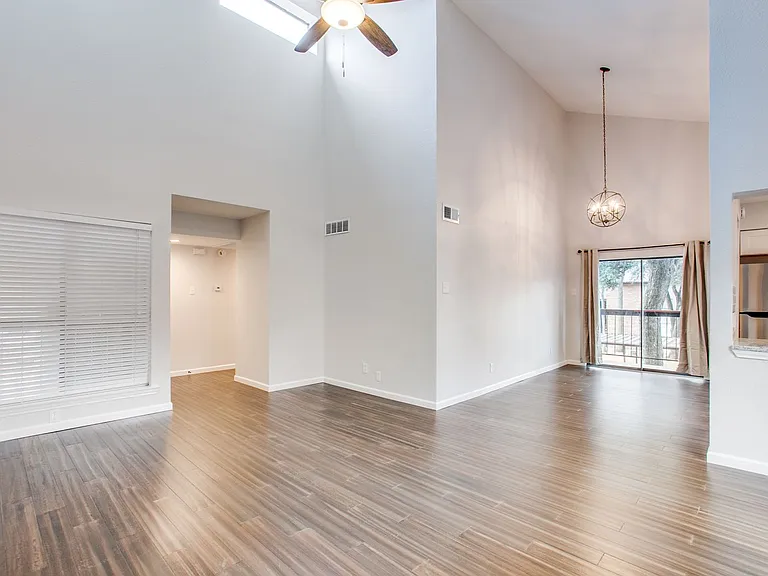 Creekside Condominumums — Photo 41