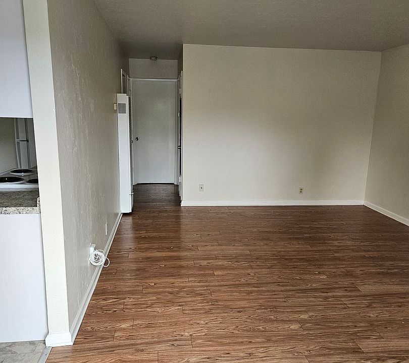 1st image of 410 Redwood Ave APT 4