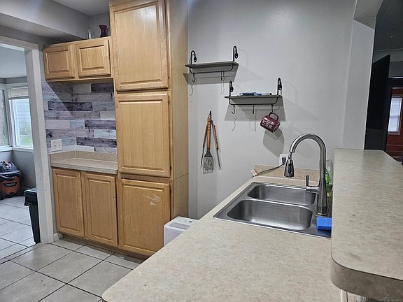 5th image of 1817 Saint Clair Blvd