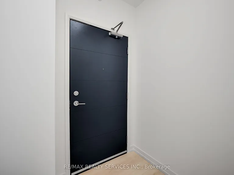 75 James St S #1902 — Photo 16