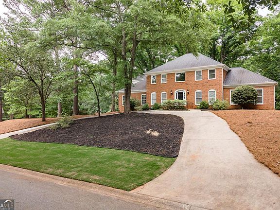 2nd image of 250 Benjamin Dr