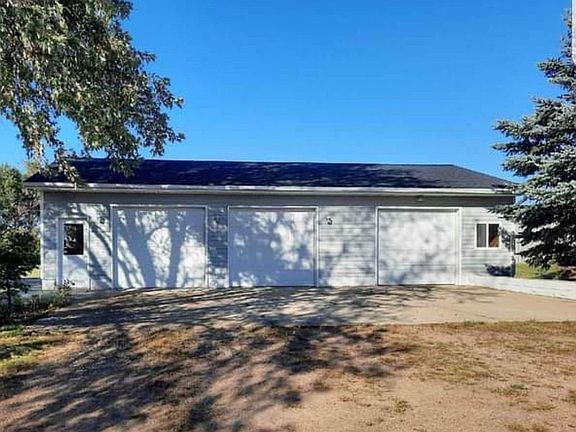 3+ Car Garage/ Workshop