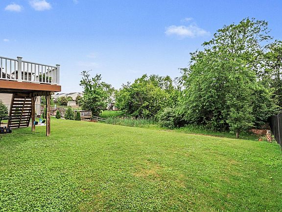 3rd image of 576 McGuire Ln