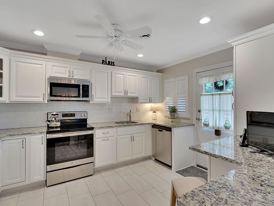 1st image of 68A Buckingham Dr