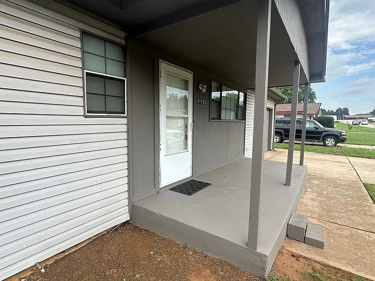1705 Melody Dr — Photo 6