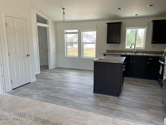 2nd image of 5286 Lake Dr