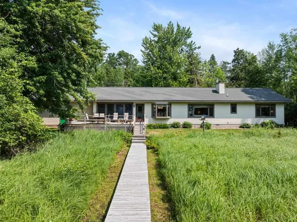 1530 Wahbee Ave, Indian River, MI 49749