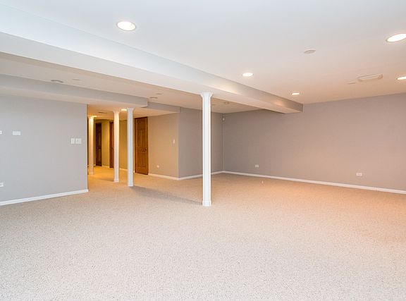 4th image of 427 Ashbury Ct