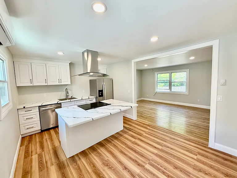 10 Elmwood St #12 — Photo 19