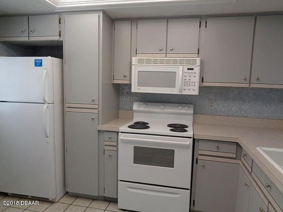 4th image of 1204 Charter Oaks Cir