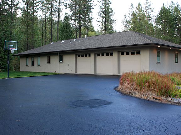 3 Car Garage