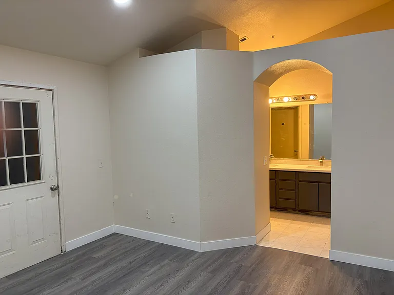 16135 Avenida De Loring — Photo 12