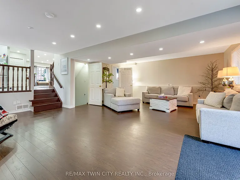 183 Bush Clover Cres — Photo 13