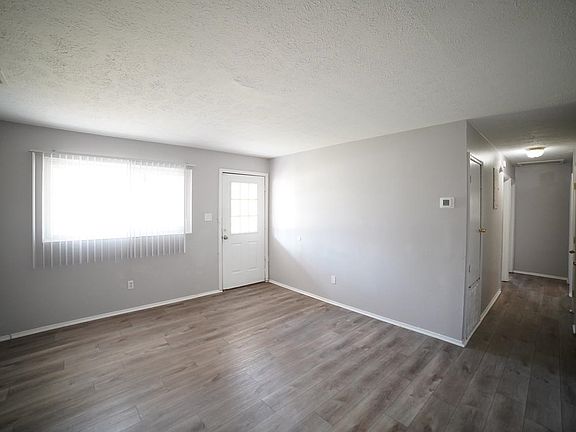 3rd image of 411 Cambridge Dr