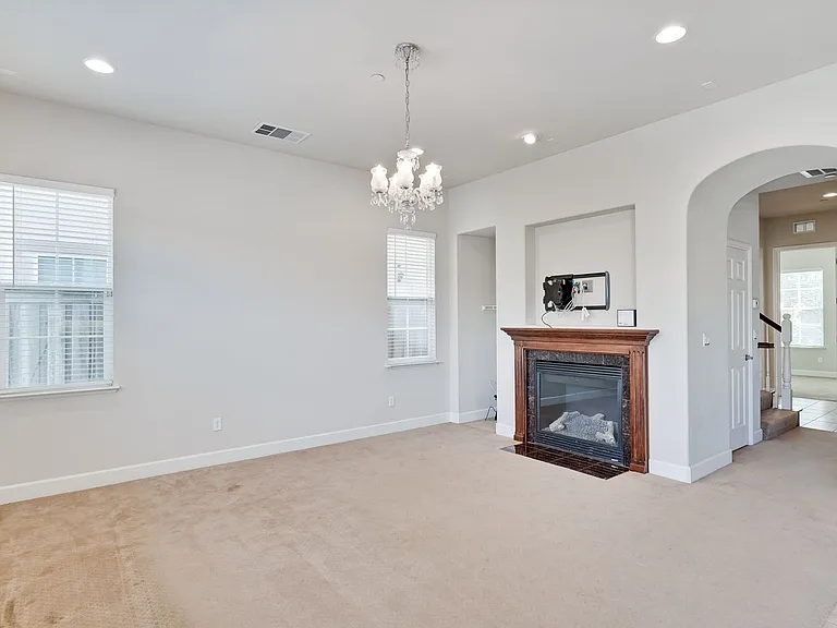 104 Alden Ct — Photo 14