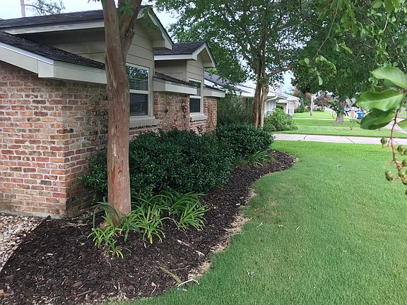3rd image of 313 Broadmoor Blvd