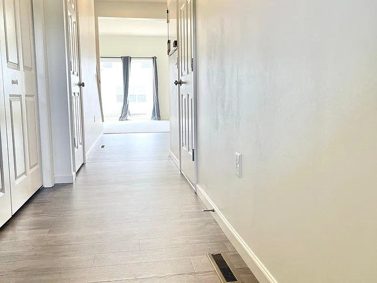 1748 Fairbank Ln — Photo 3