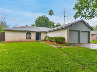 2830 New England Ct, Webster, TX 77598