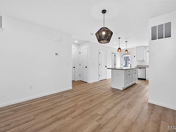 5th image of 210 Newal Way