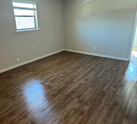 5th image of 1003 S Houston St #8A