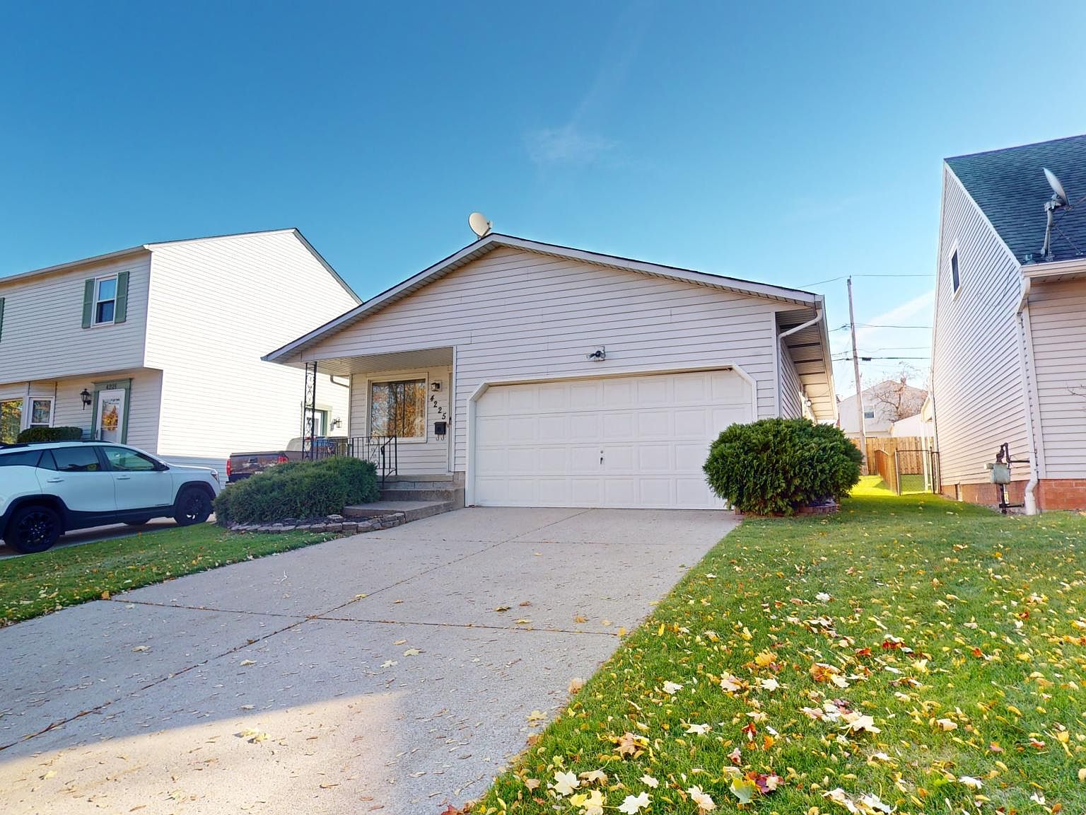 4225 Ridgeview Rd, Cleveland, OH 44144 | Zillow