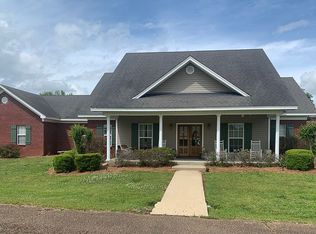 11 Rolling Green Cir, Winona, MS 38967
